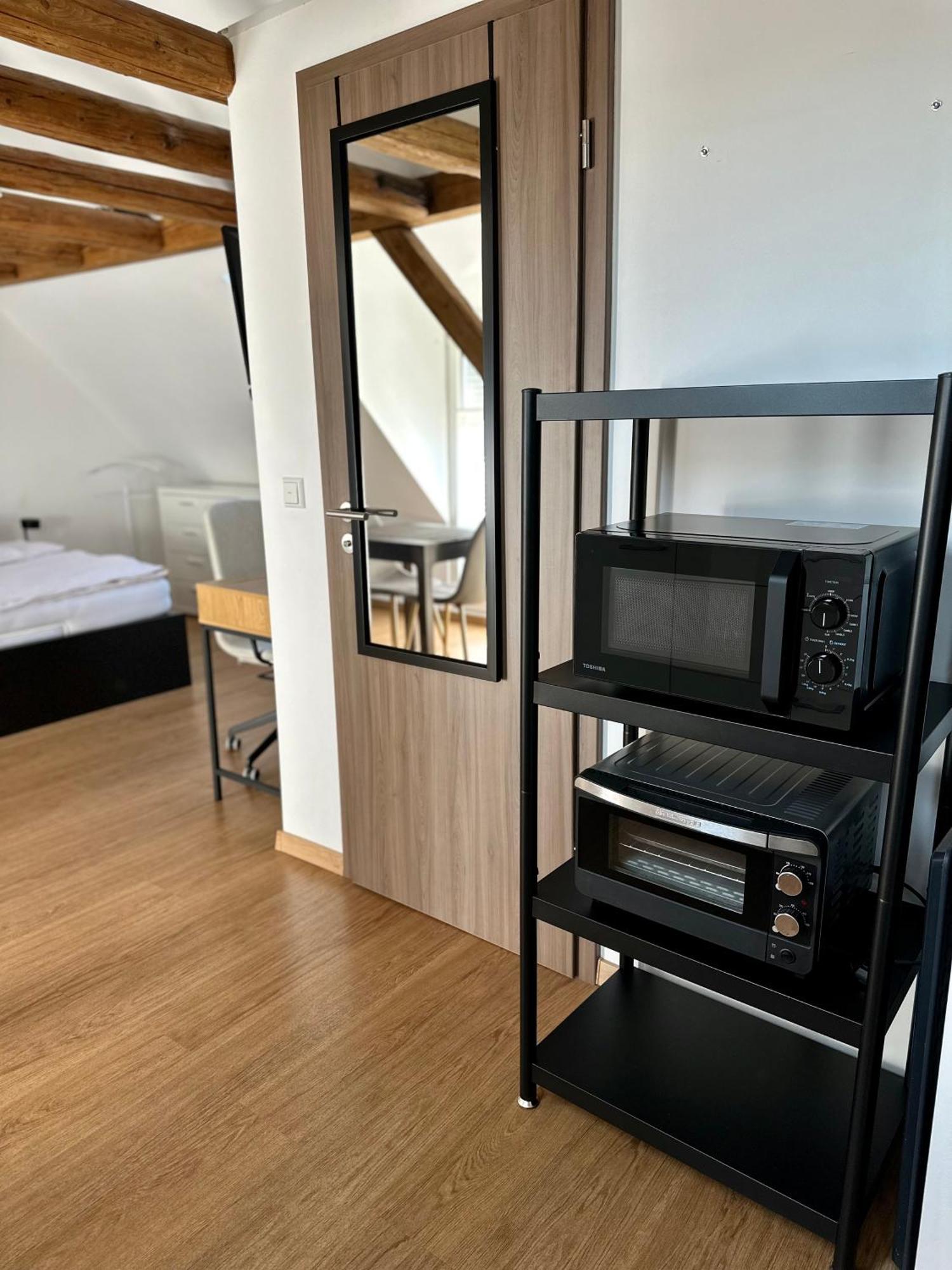 1 Zimmer Wohnung Dg Mit Klimaanlage Und Kleinen Balkon Oedheim Exterior photo