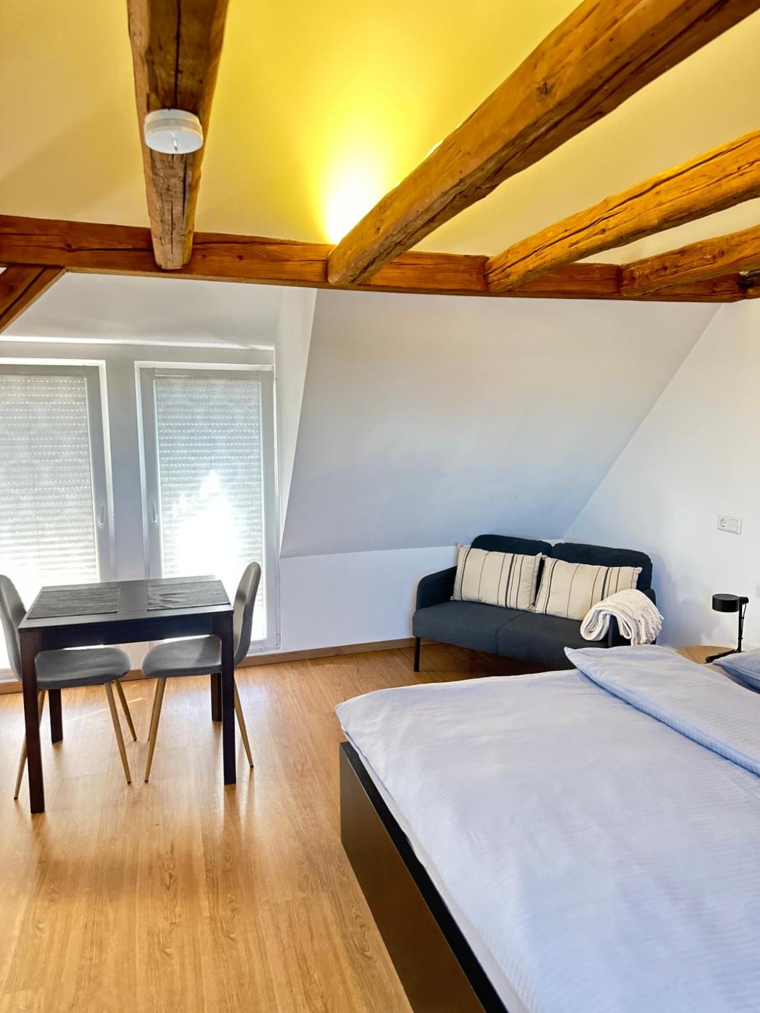 1 Zimmer Wohnung Dg Mit Klimaanlage Und Kleinen Balkon Oedheim Exterior photo